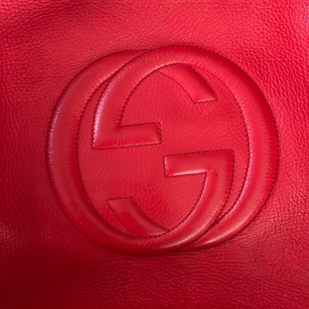 100% Authentic Gucci Shoulder bag